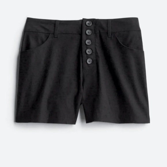 Violet & Roses High Waisted Button Shorts - Picture 2 of 4